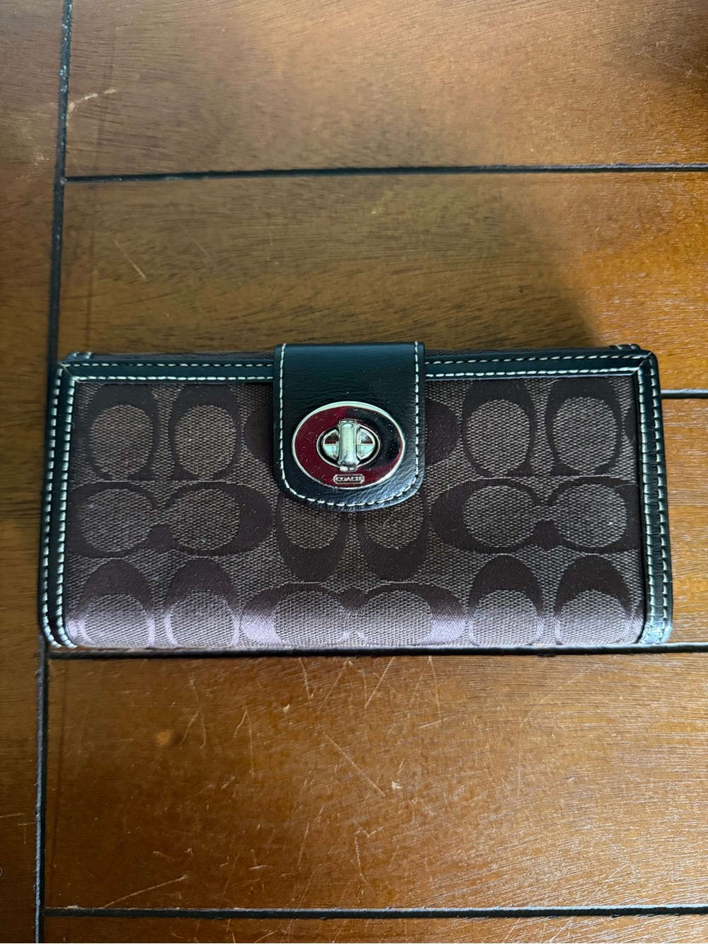 Coach Y2K Chocolate Brown Jacquard Signature Turnlock Bifold Wallet - Picture 2 of 6